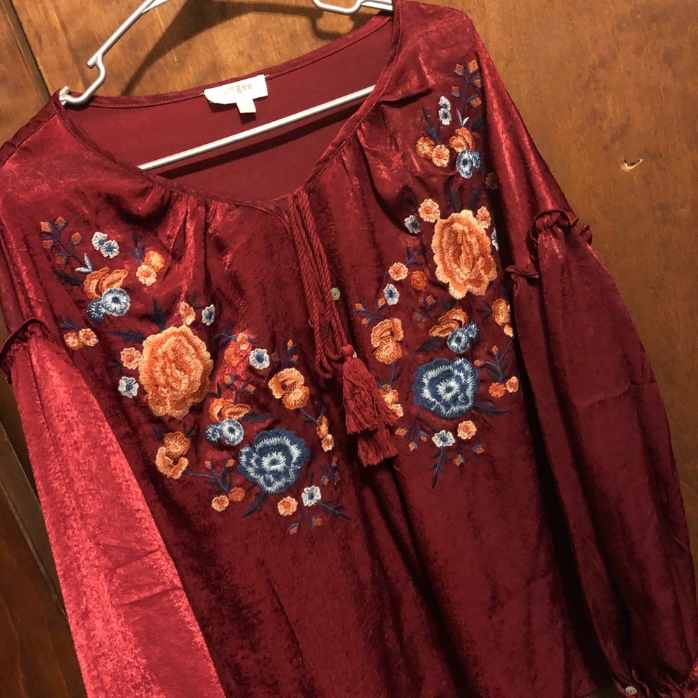 Umgee Size Medium Maroon Top